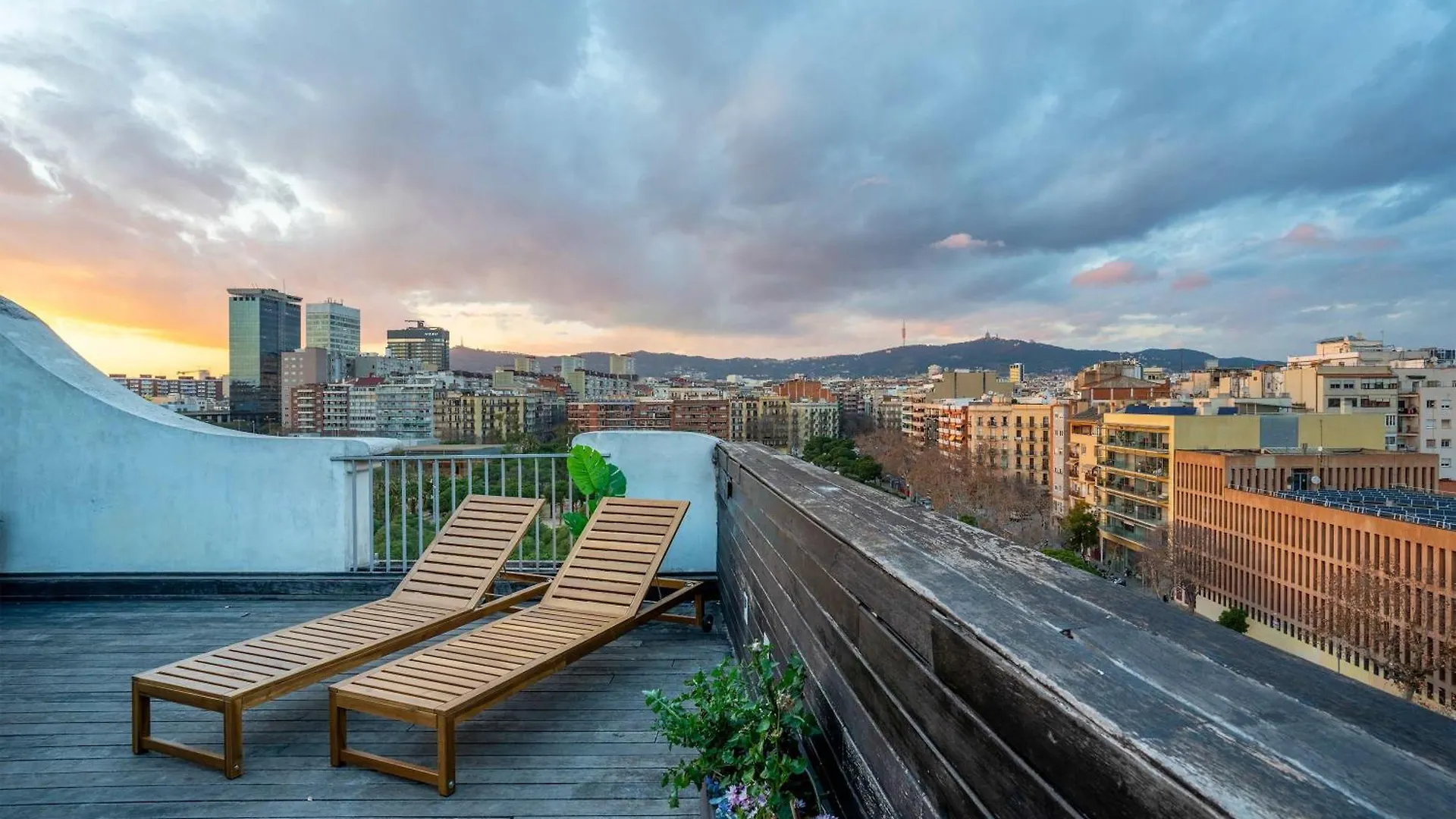 Apartment Amazing 3 Bedroom Penthouse In Plaza Espana Barcelona